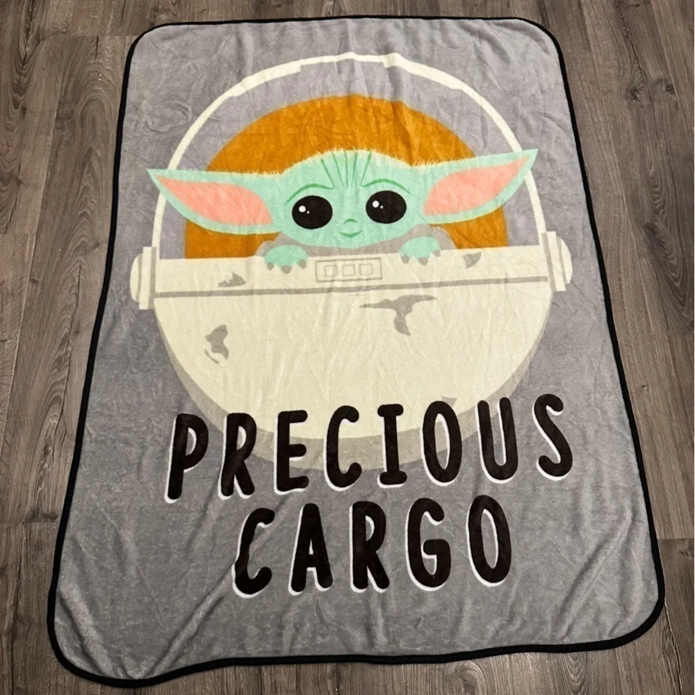 Star Wars The Mandalorian Kids Throw Blanket Precious Cargo & Baby Yoda Figure